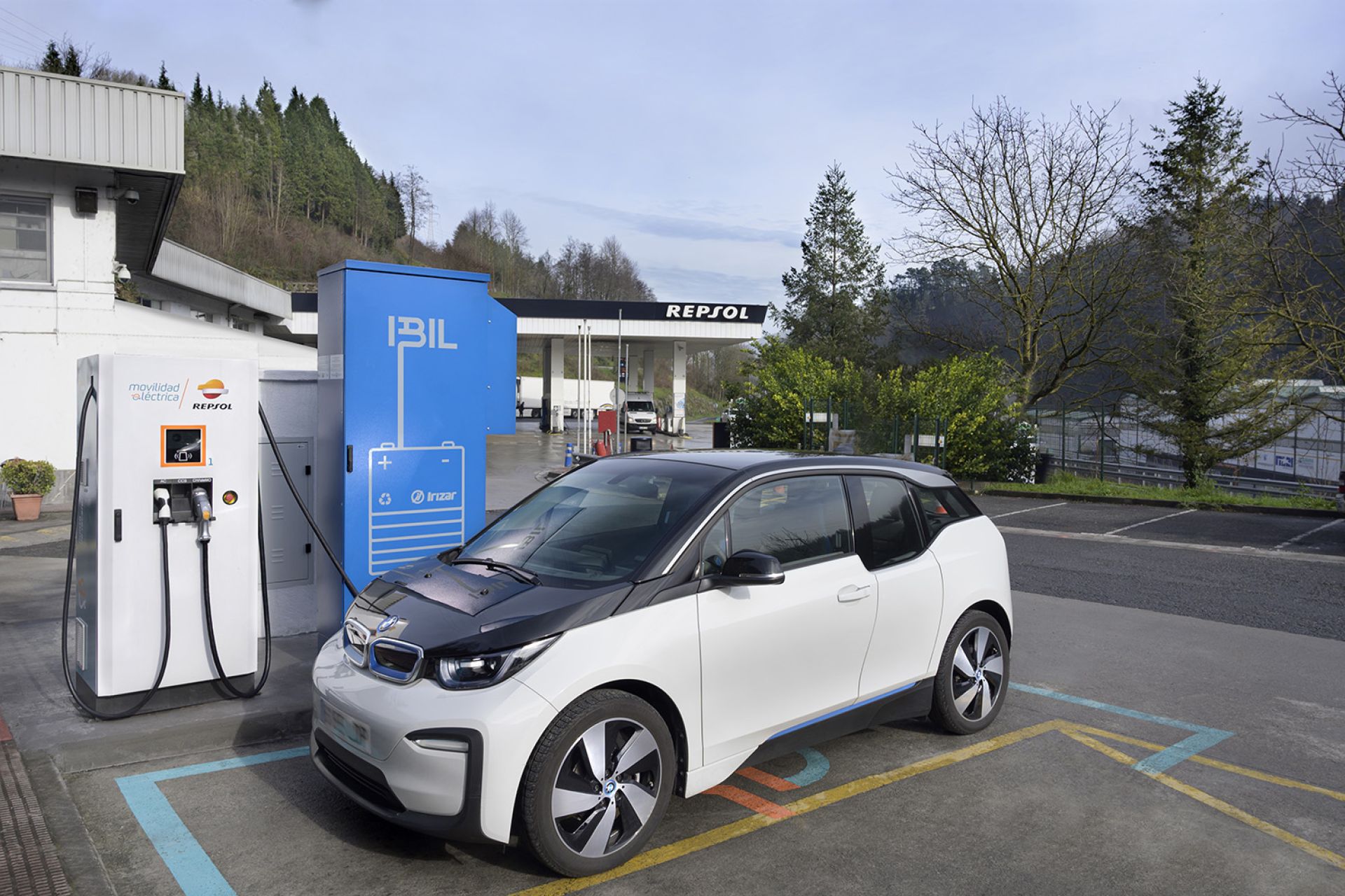 En funcionamiento la primera estación de recarga para vehículos eléctricos con baterías de segunda vida de Irizar e-mobility